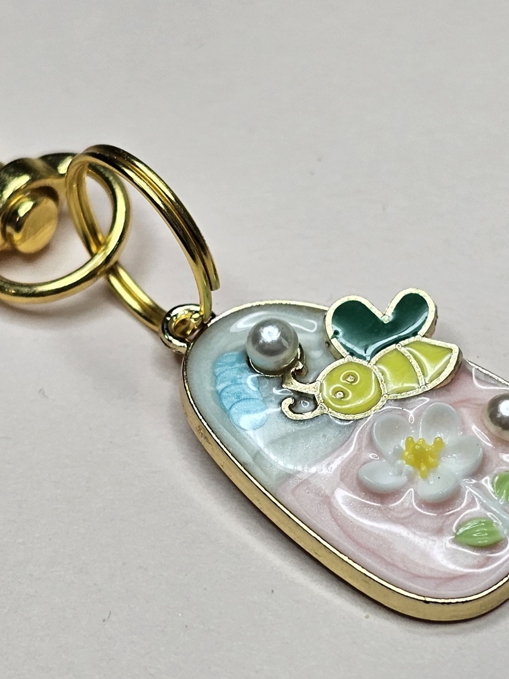 Cute Floral Enamel Keychain Charm - Pastel Pink & Blue - Picture 4 of 5